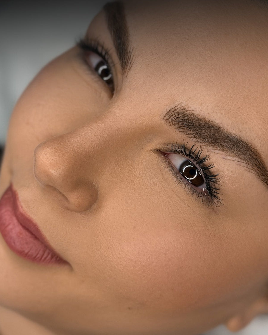 Real Brow · Pelo realistico · Fitzpatrick III